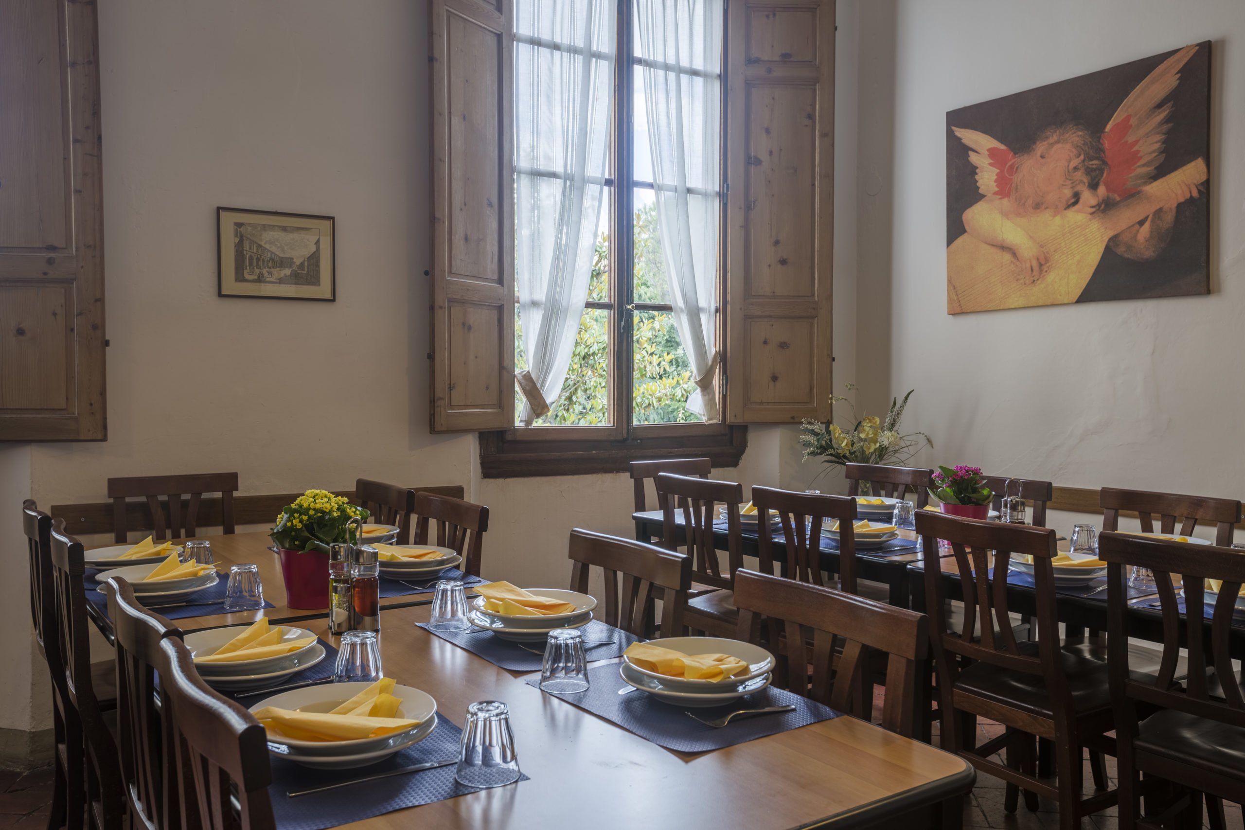 Sala ristorazione della Foresteria Valdese di Firenze per colazioni e pasti di gruppo