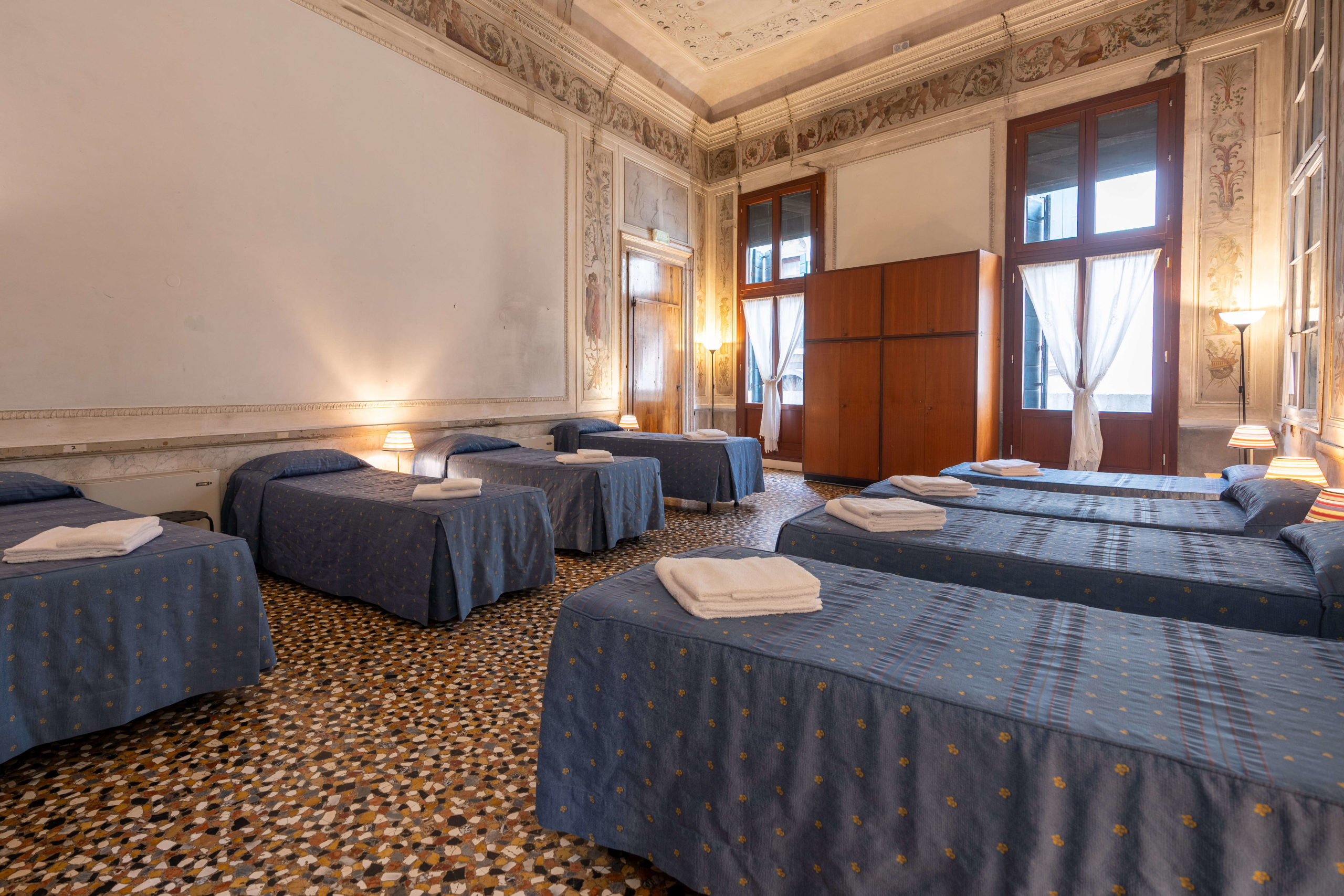 Camera per gruppi nella Foresteria Valdese di Venezia